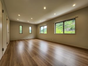 将来仕切ることも可能な洋室